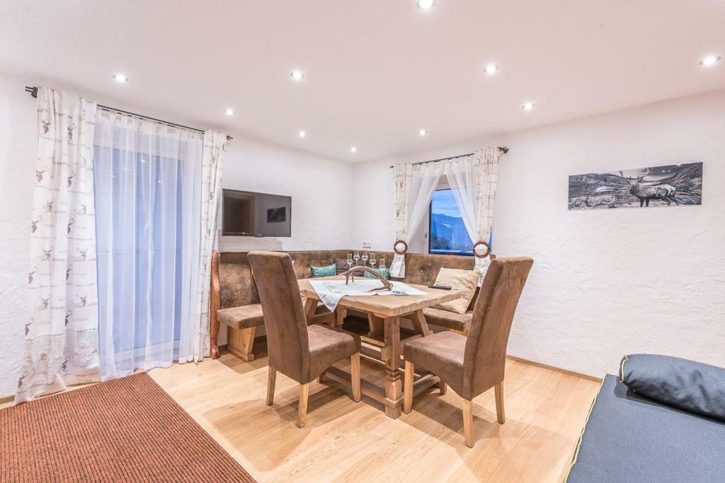 Haus Moesenlechner Apartman Maishofen Kültér fotó